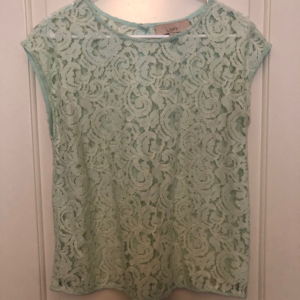 Lace sleeveless top